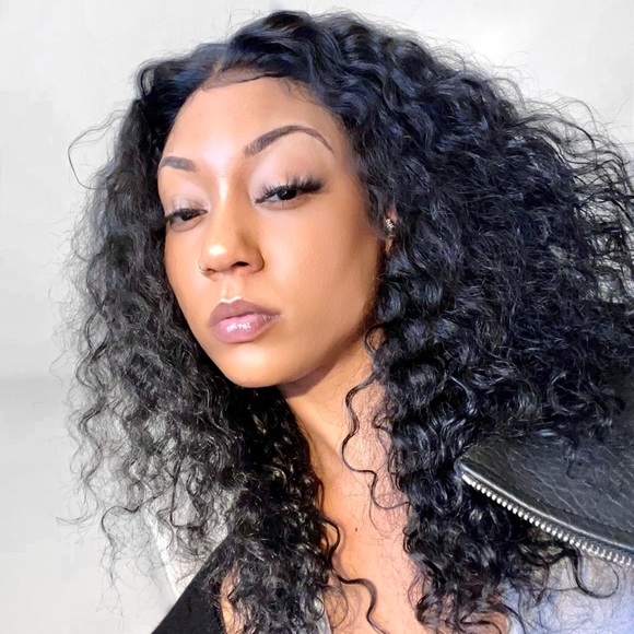 Meet your Posher - Picture 2 of 5